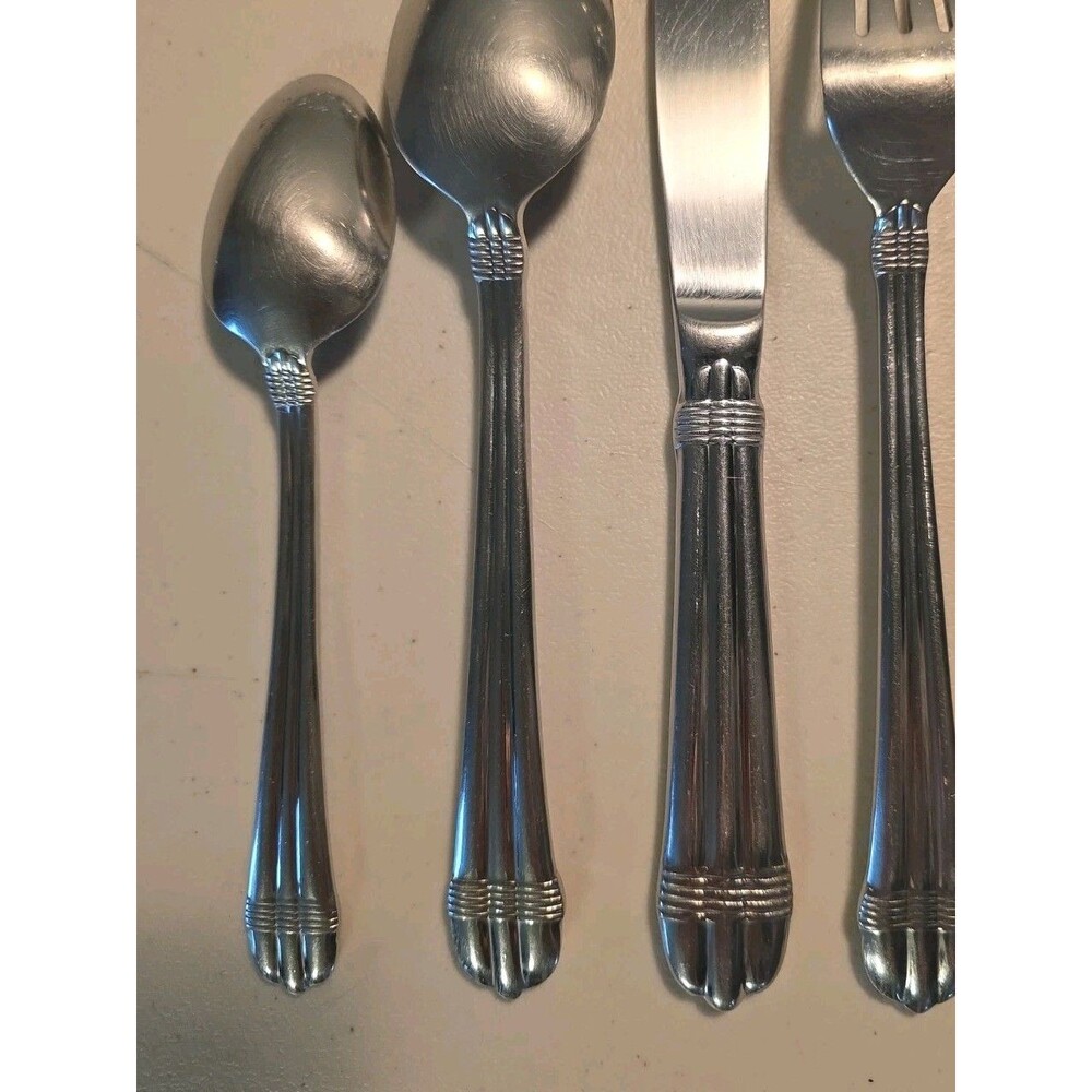 Linear Ridges Odyssey Style Silverware Set - Setting For 6 - 40 Pieces - Picture 5 of 10